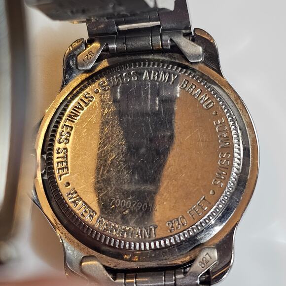 Lot of Vintage Watches Pulsar Seko Swiss Army and Speidel Band for Parts/Repair - Picture 8 of 16